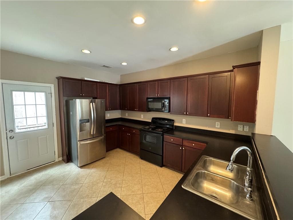 2 bedroom, 3 bathroom, 1,757 sq ft townhouse for sale at 3058 Cedar Glade Lane, Buford, GA 30519 — photo 5