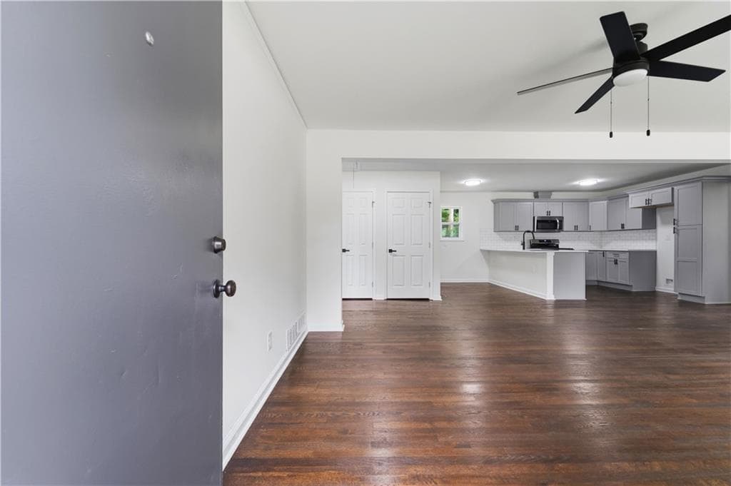 3 bedroom, 2 bathroom, 1,328 sq ft single family residence for sale at 111 Woodhaven Drive, Jonesboro, GA 30236 — photo 4