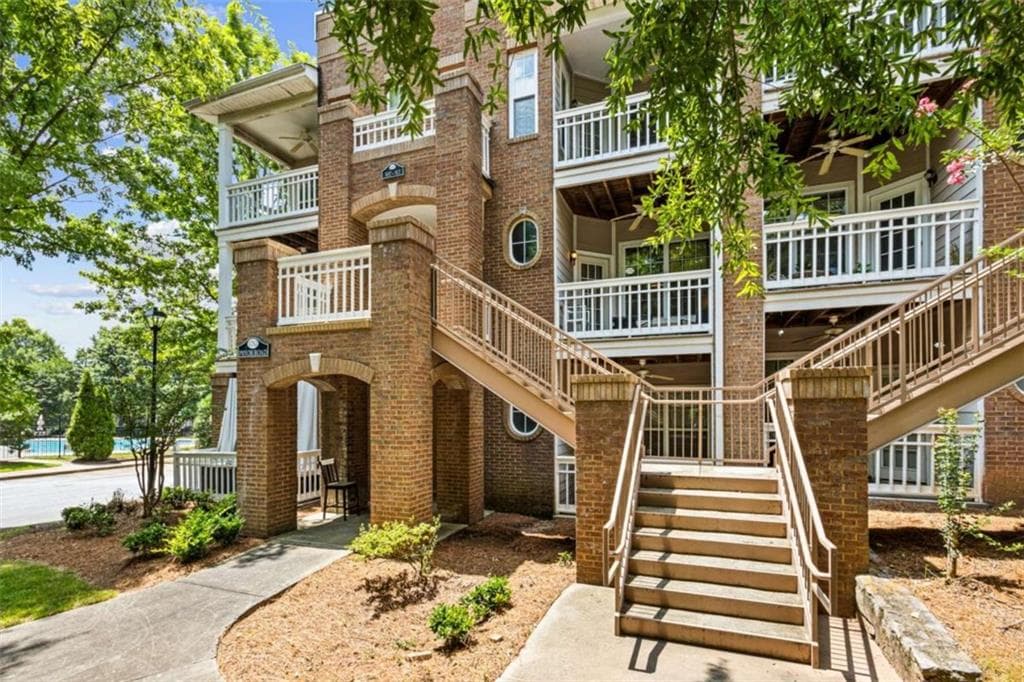 1 bedroom, 1 bathroom, 805 sq ft condominium for rent at 1752 Pryor Road 309, Atlanta, GA 30315 for $1,600 a month — photo 1 of 19