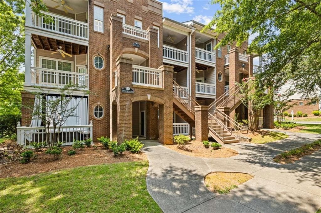 1 bedroom, 1 bathroom, 805 sq ft condominium for rent at 1752 Pryor Road 309, Atlanta, GA 30315 for $1,600 a month — photo 2