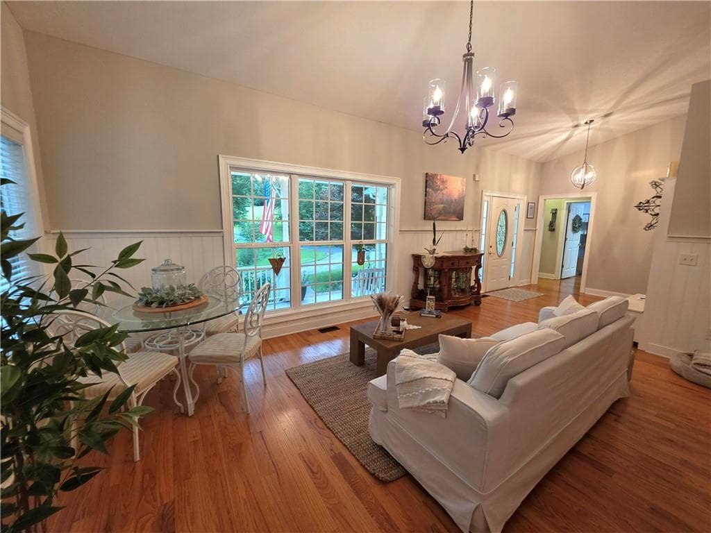 3 bedroom, 3 bathroom, 2,110 sq ft single family residence under contract at 437 Lumber Company Road, Talking Rock, GA 30175 — photo 7