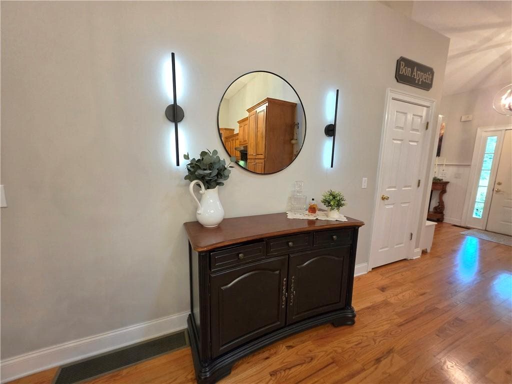3 bedroom, 3 bathroom, 2,110 sq ft single family residence under contract at 437 Lumber Company Road, Talking Rock, GA 30175 — photo 8