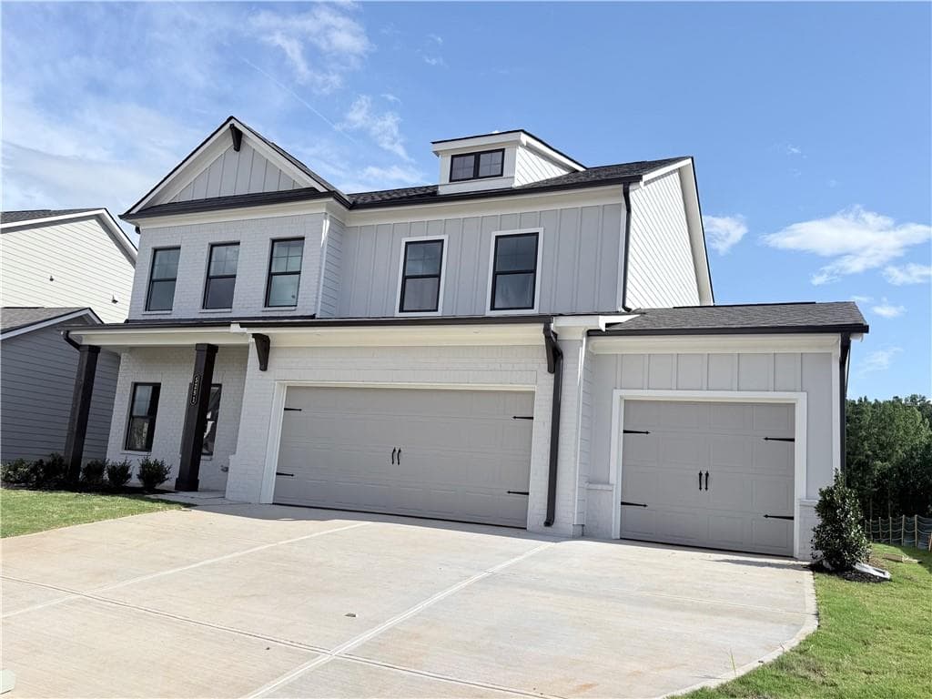 4 bedroom, 3 bathroom, 2,222 sq ft single family residence for sale at 5291 Baymont Drive, Gainesville, GA 30507 — photo 2