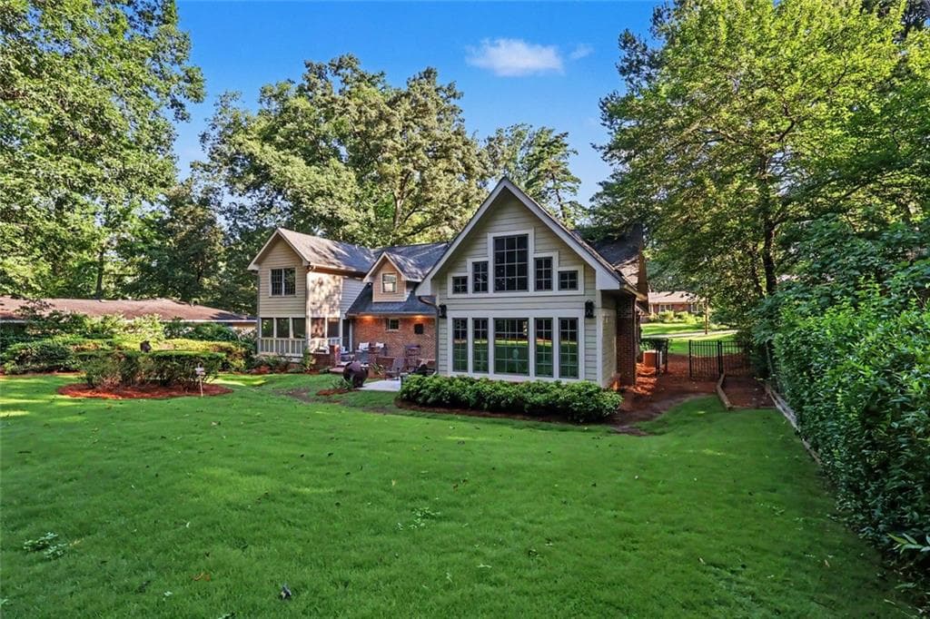 6 bedroom, 5 bathroom, 4,894 sq ft single family residence for sale at 804 Pinetree Drive, Decatur, GA 30030 — photo 3