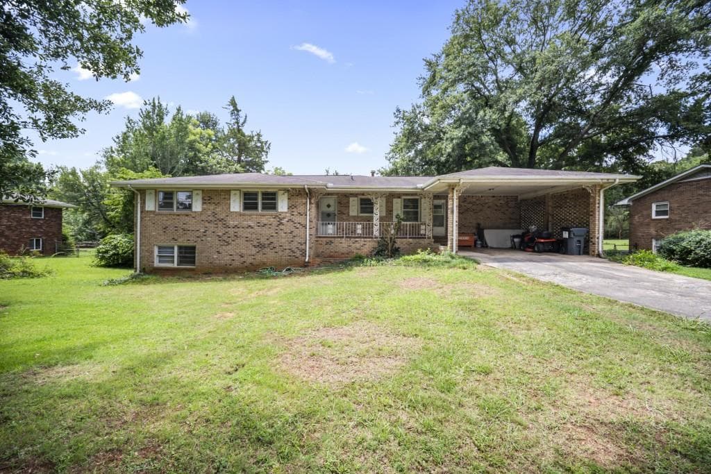3 bedroom, 2 bathroom, 1,468 sq ft single family residence for sale at 1810 Hasty Road, Marietta, GA 30062 — photo 1 of 26