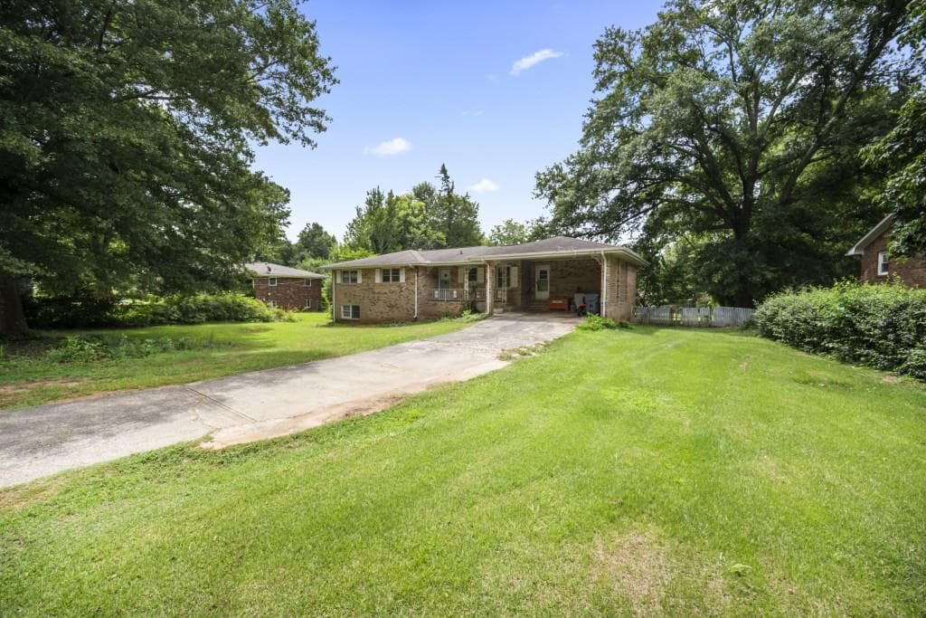 3 bedroom, 2 bathroom, 1,468 sq ft single family residence for sale at 1810 Hasty Road, Marietta, GA 30062 — photo 2