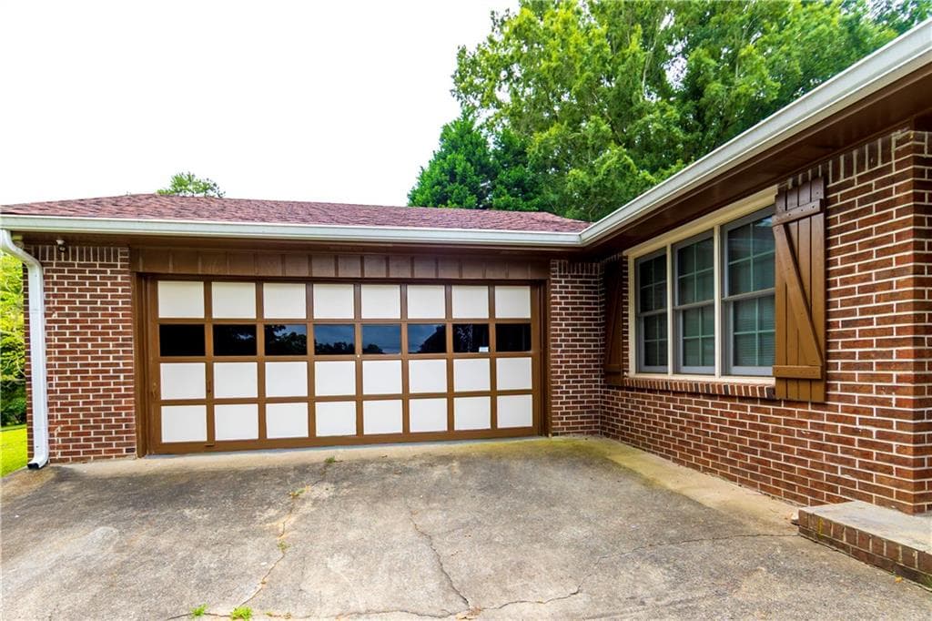 3 bedroom, 3 bathroom, 1,928 sq ft single family residence for sale at 3401 Rae Place, Lawrenceville, GA 30044 — photo 2