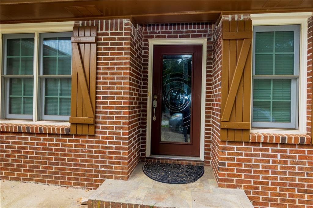 3 bedroom, 3 bathroom, 1,928 sq ft single family residence for sale at 3401 Rae Place, Lawrenceville, GA 30044 — photo 3