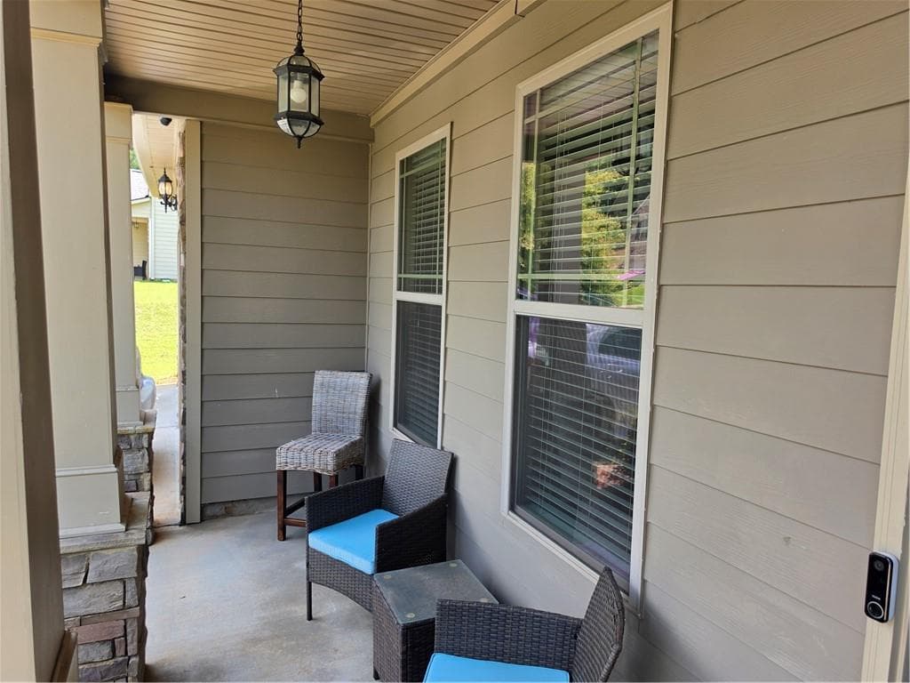 4 bedroom, 3 bathroom, 2,820 sq ft single family residence for sale at 65 Foxgrove Cv, Covington, GA 30014 — photo 3