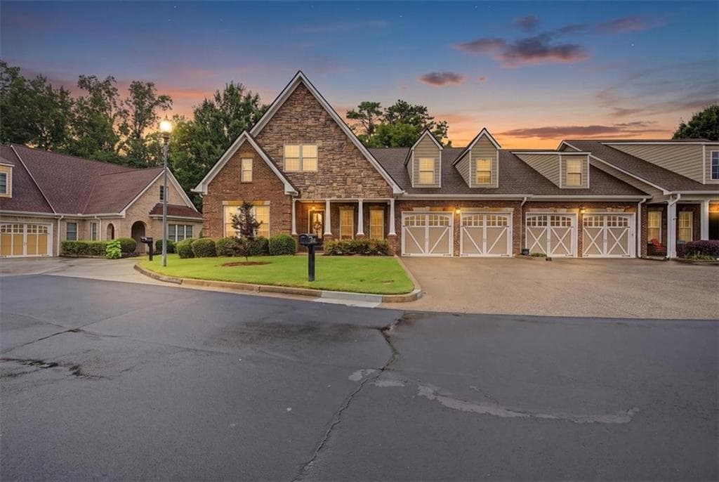 3 bedroom, 4 bathroom, 3,878 sq ft condominium for sale at 2327 Sandy Oaks Drive, Marietta, GA 30066 — photo 2
