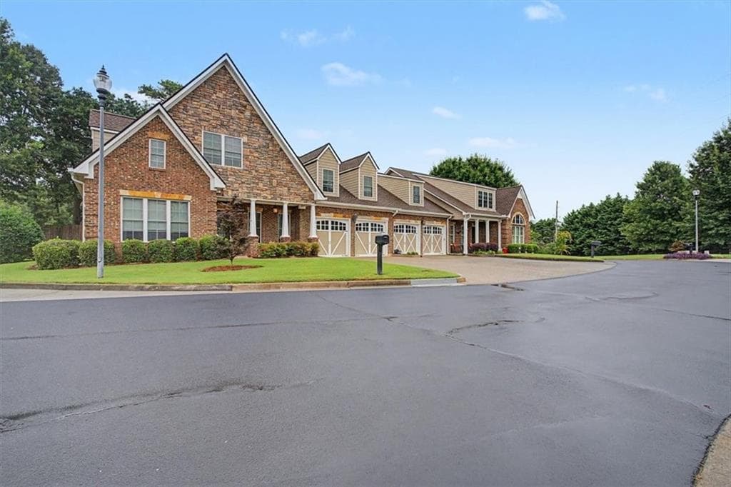 3 bedroom, 4 bathroom, 3,878 sq ft condominium for sale at 2327 Sandy Oaks Drive, Marietta, GA 30066 — photo 4