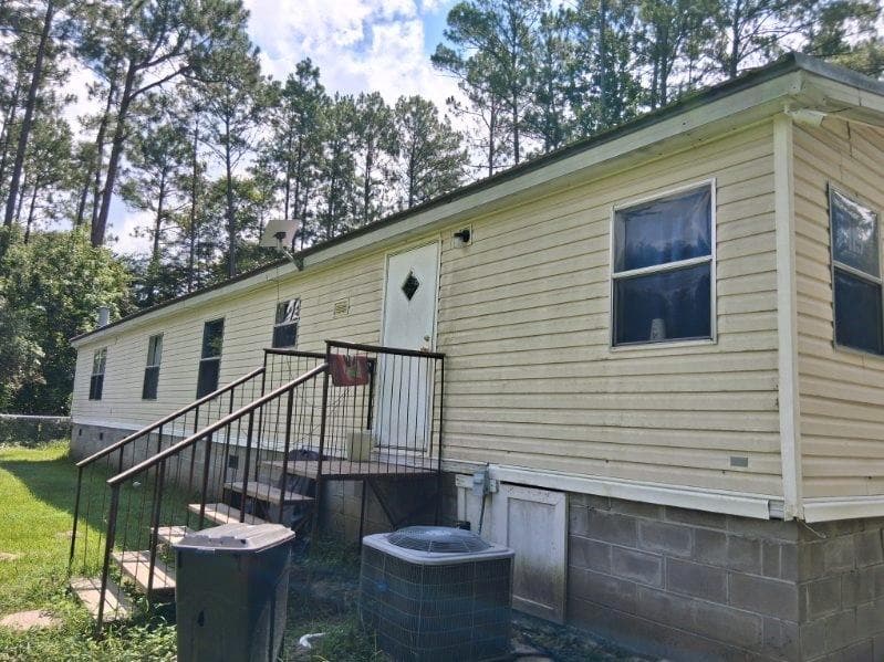 5 bedroom, 3 bathroom, 2,016 sq ft single family residence for sale at 425 Sycamore Drive, Eastman, GA 31023 — photo 3