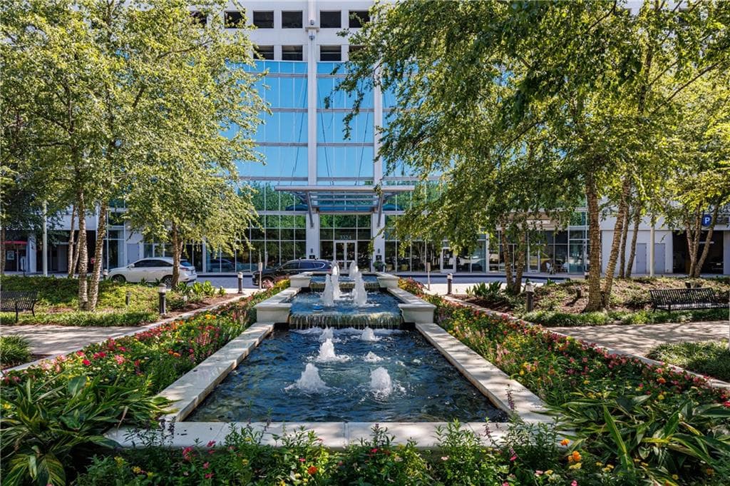2 bedroom, 2 bathroom, 1,223 sq ft condominium for sale at 3324 Peachtree Road 1101, Atlanta, GA 30326 — photo 2
