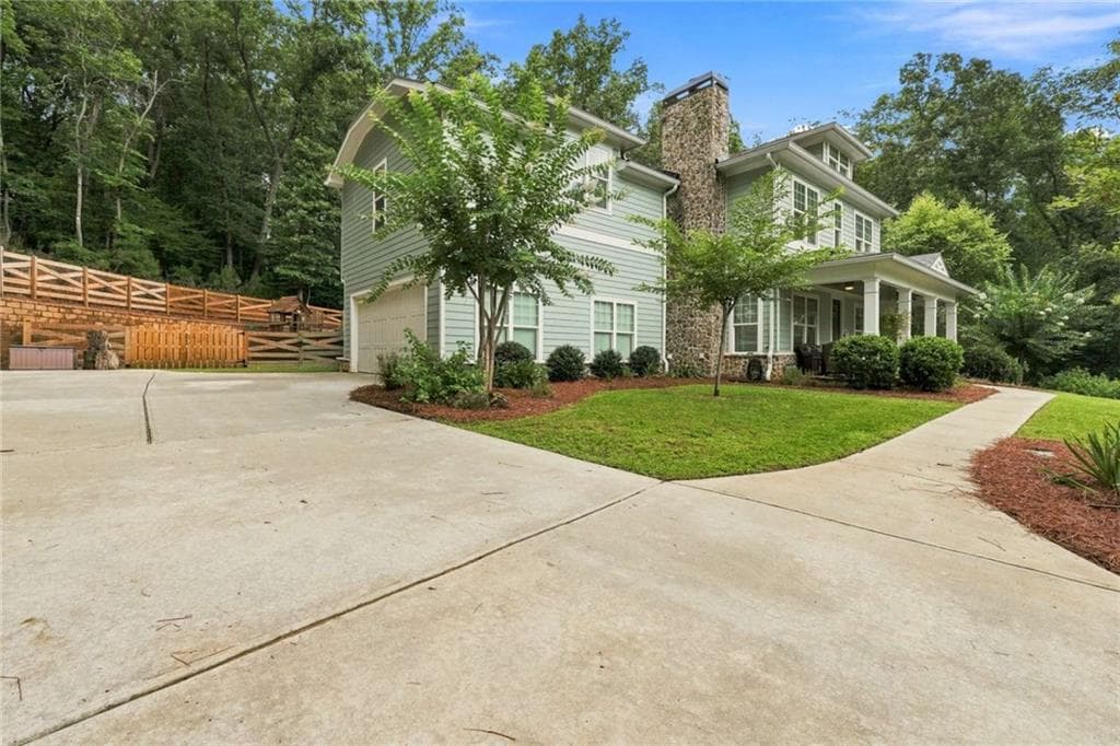 5 bedroom, 4 bathroom, 3,821 sq ft single family residence under contract at 125 Mill Pond Court, Acworth, GA 30101 — photo 3