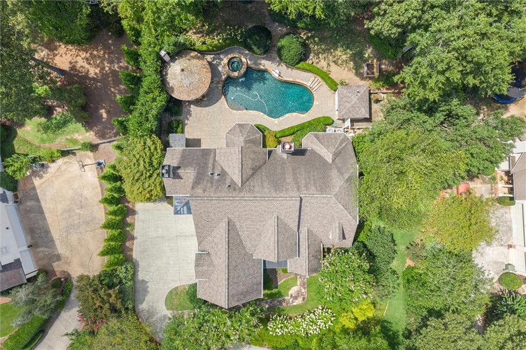 5 bedroom, 5 bathroom, 6,292 sq ft single family residence for sale at 3717 Langley Oaks Place, Marietta, GA 30067 — photo 3