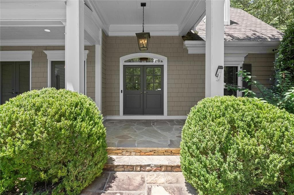 5 bedroom, 5 bathroom, 6,292 sq ft single family residence for sale at 3717 Langley Oaks Place, Marietta, GA 30067 — photo 4