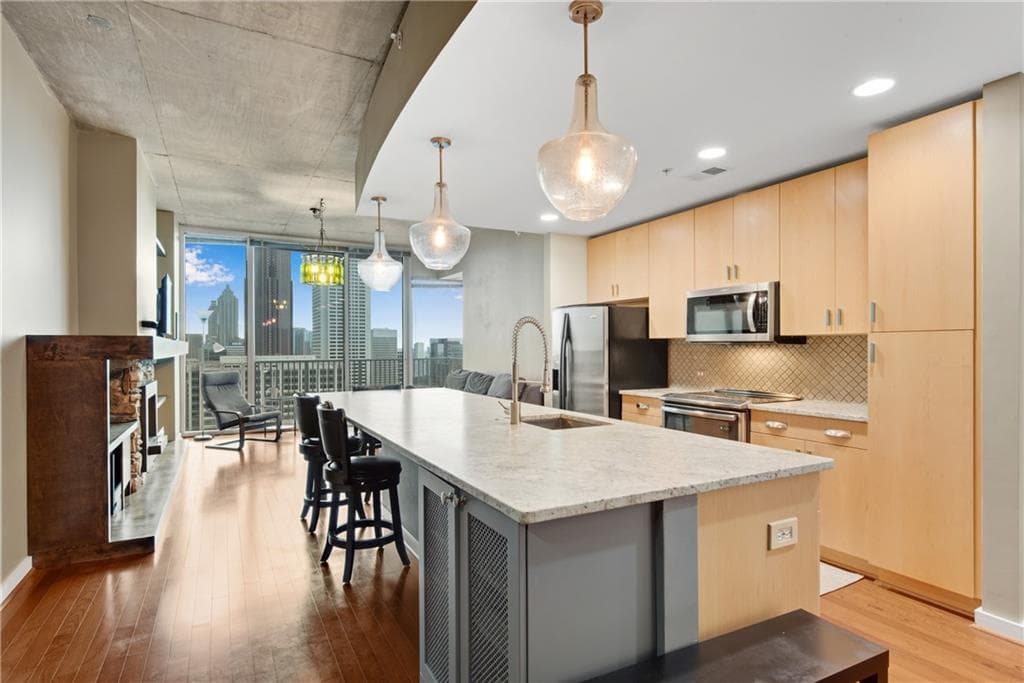 1 bedroom, 1 bathroom, 877 sq ft condominium for sale at 860 Peachtree Street 2504, Atlanta, GA 30308