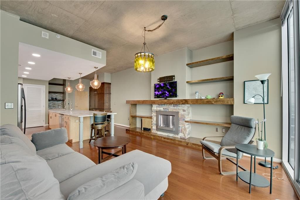1 bedroom, 1 bathroom, 877 sq ft condominium for sale at 860 Peachtree Street 2504, Atlanta, GA 30308 — photo 9