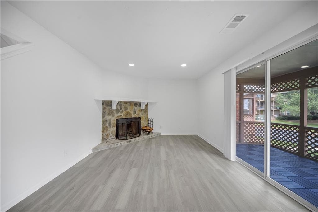 2 bedroom, 3 bathroom, 1,292 sq ft condominium for sale at 330 Quail Run, Roswell, GA 30076 — photo 4