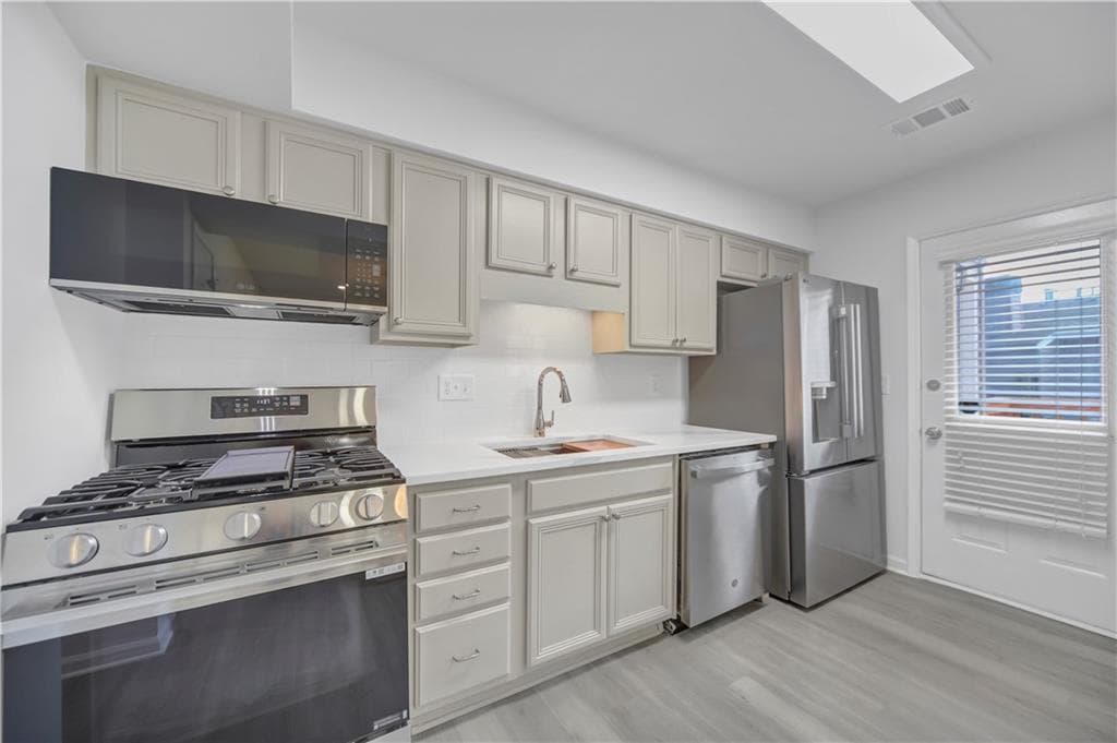 2 bedroom, 3 bathroom, 1,292 sq ft condominium for sale at 330 Quail Run, Roswell, GA 30076 — photo 5