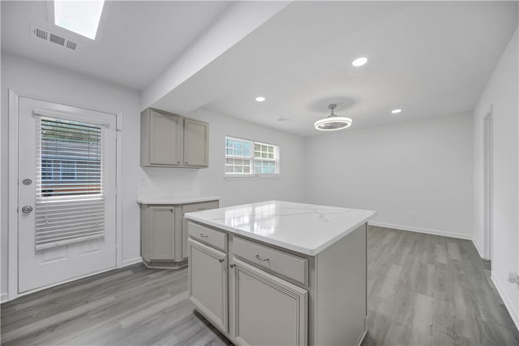 2 bedroom, 3 bathroom, 1,292 sq ft condominium for sale at 330 Quail Run, Roswell, GA 30076 — photo 7