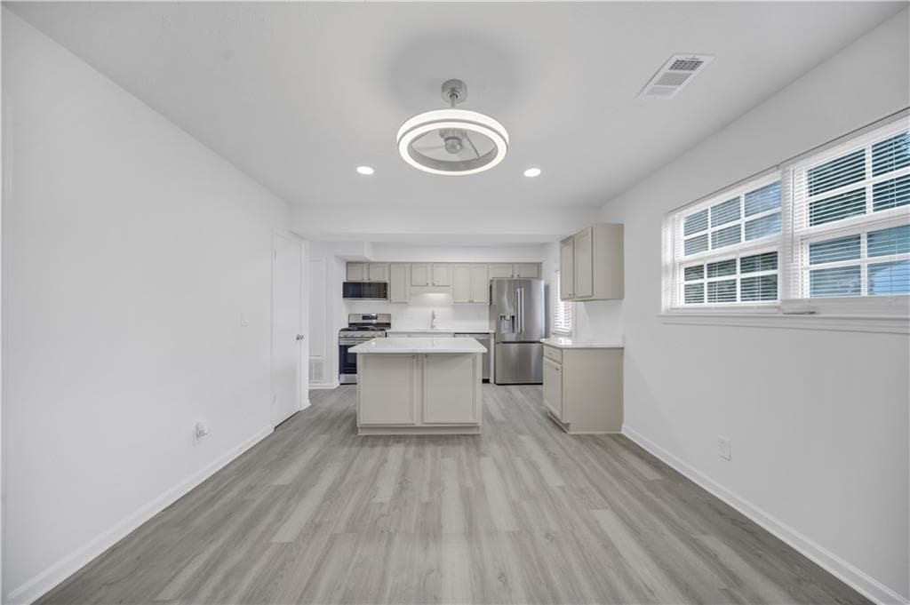 2 bedroom, 3 bathroom, 1,292 sq ft condominium for sale at 330 Quail Run, Roswell, GA 30076 — photo 6