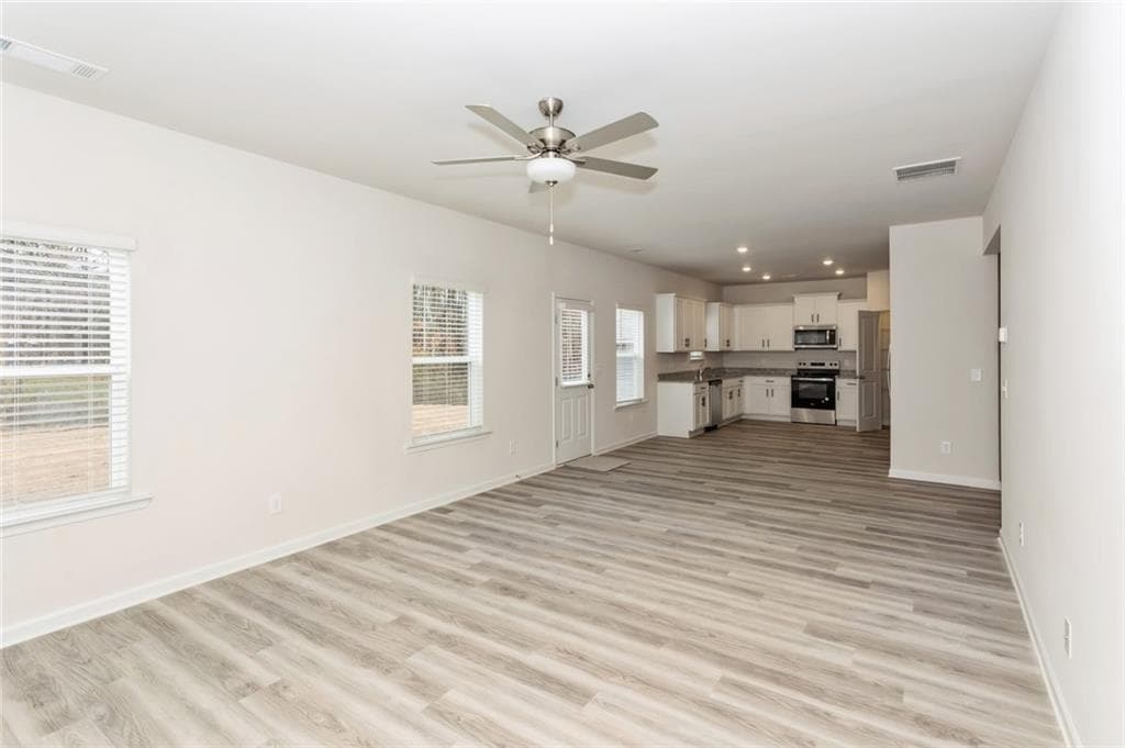 4 bedroom, 3 bathroom, 1,967 sq ft single family residence for rent at 668 Mackenzie Cove, Villa Rica, GA 30180 for $2,200 a month — photo 9