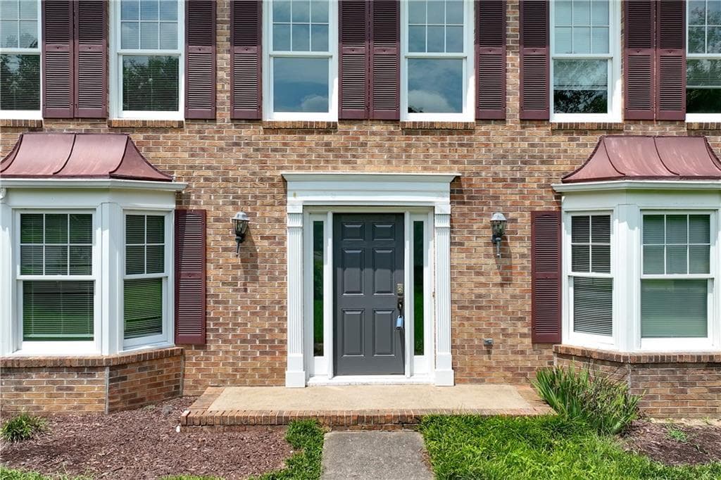 4 bedroom, 3 bathroom, 2,499 sq ft single family residence for sale at 4288 Millhouse Lane, Peachtree Corners, GA 30092 — photo 5