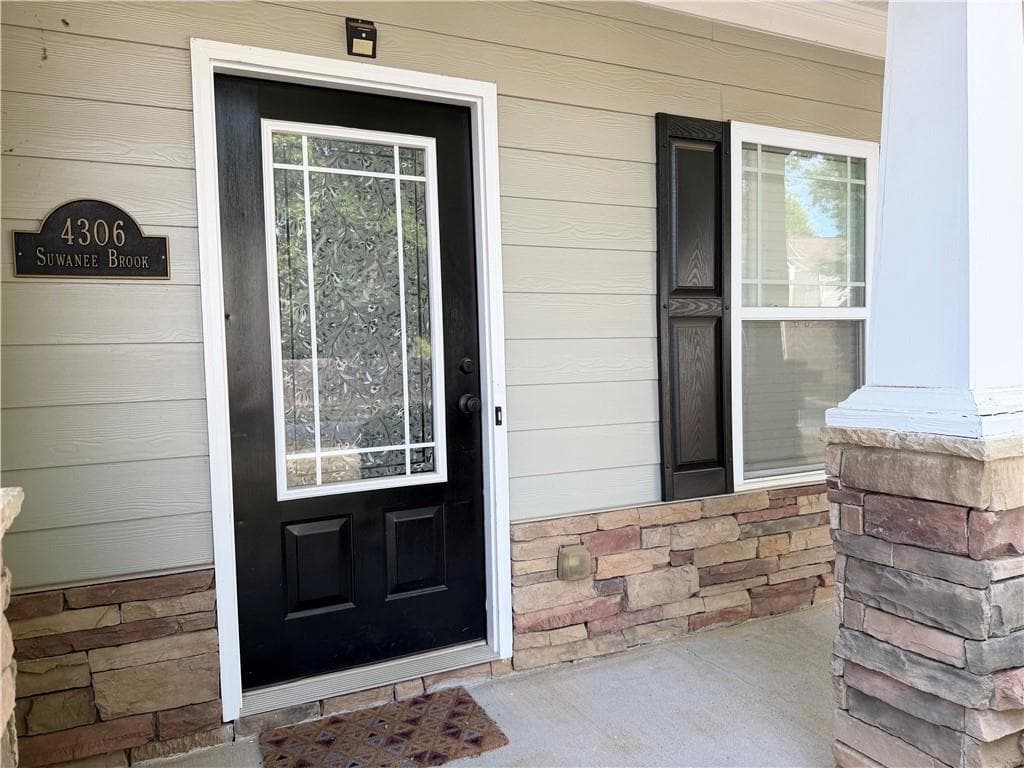 4 bedroom, 3 bathroom, 2,748 sq ft single family residence for rent at 4306 Suwanee Brook Court, Buford, GA 30518 for $2,600 a month — photo 6