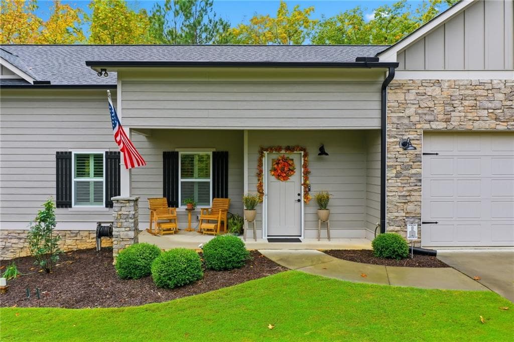 3 bedroom, 2 bathroom, 1,672 sq ft single family residence under contract at 221 Windsor Way, Jasper, GA 30143 — photo 4