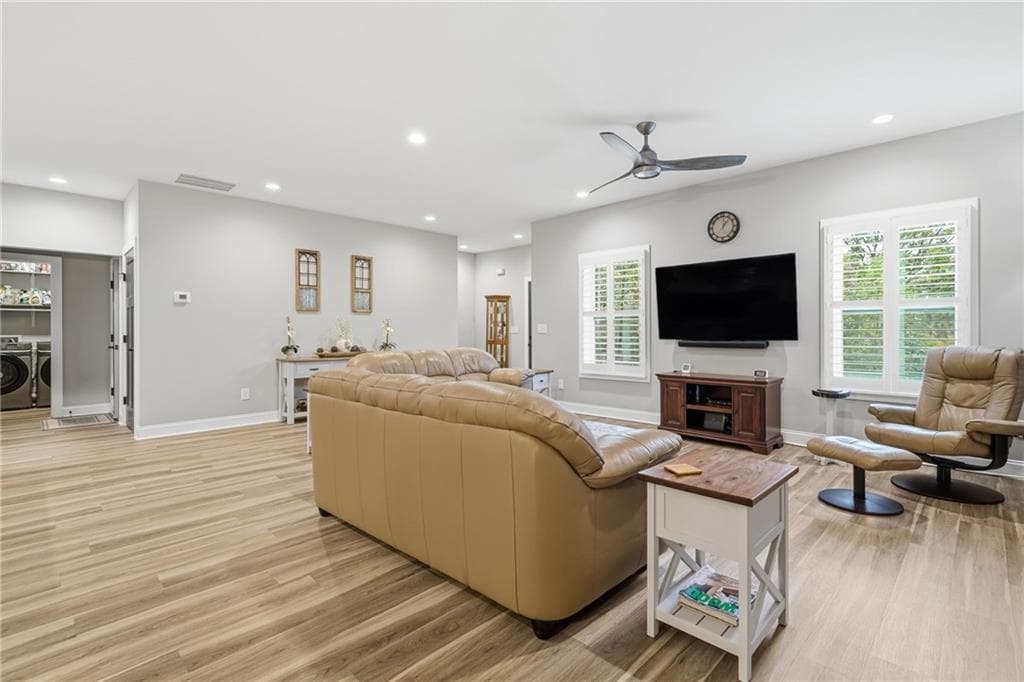 3 bedroom, 2 bathroom, 1,672 sq ft single family residence under contract at 221 Windsor Way, Jasper, GA 30143 — photo 9