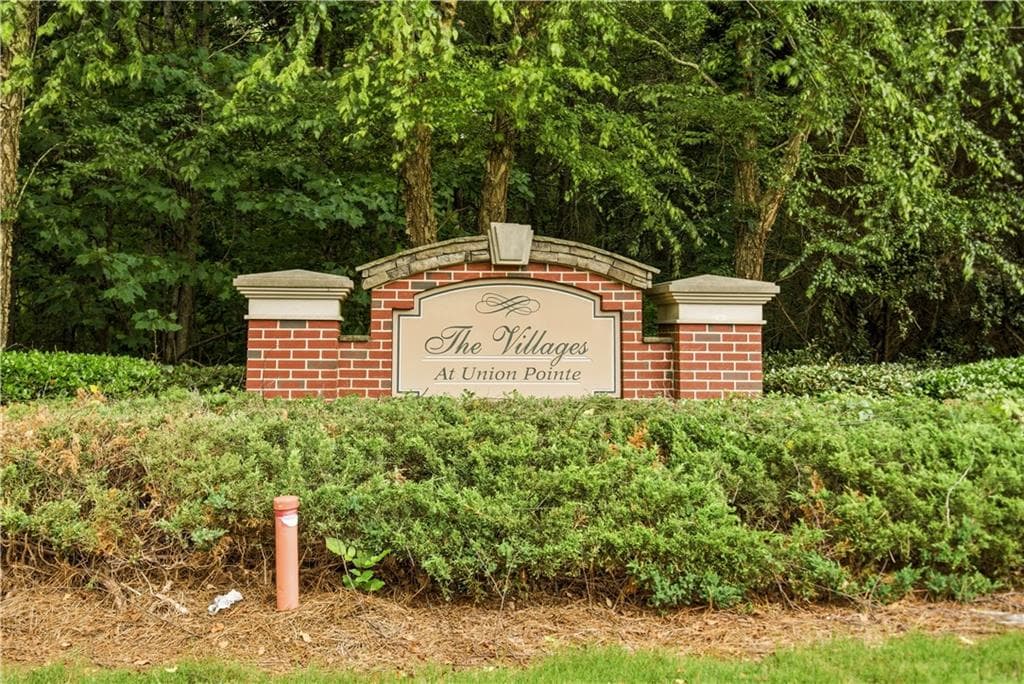 2 bedroom, 3 bathroom, 1,387 sq ft townhouse for rent at 5606 Union Pointe Drive, Union City, GA 30291 for $1,750 a month — photo 8