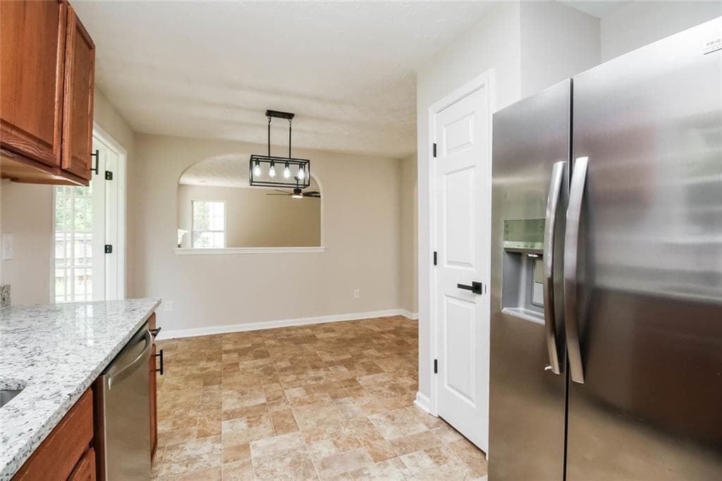3 bedroom, 3 bathroom, 2,185 sq ft single family residence for sale at 2527 Plymouth Way, Conyers, GA 30013 — photo 5