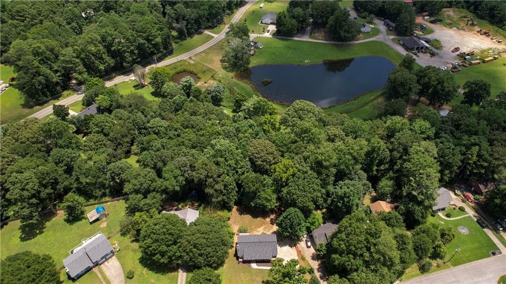 3 bedroom, 2 bathroom, 1,600 sq ft single family residence for sale at 323 Hill Crest Circle, Woodstock, GA 30188 — photo 7