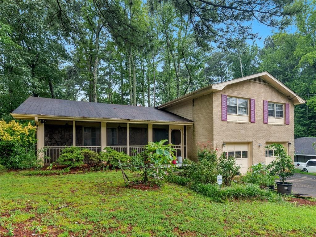 4 bedroom, 3 bathroom, 2,163 sq ft single family residence under contract at 4493 Cherie Glen Trail, Stone Mountain, GA 30083 — photo 3