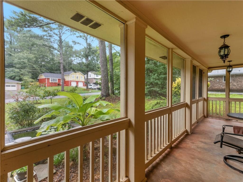 4 bedroom, 3 bathroom, 2,163 sq ft single family residence under contract at 4493 Cherie Glen Trail, Stone Mountain, GA 30083 — photo 4