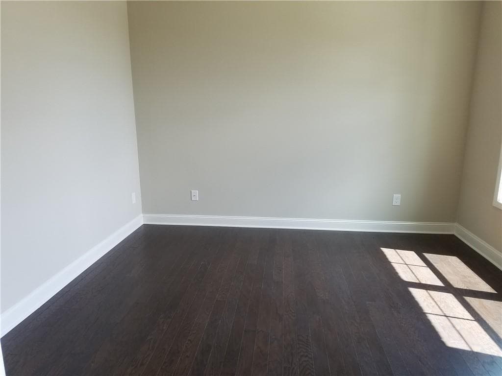 5 bedroom, 3 bathroom, 3,350 sq ft single family residence for rent at 3335 Ivy farm Path, Buford, GA 30519 for $3,000 a month — photo 4