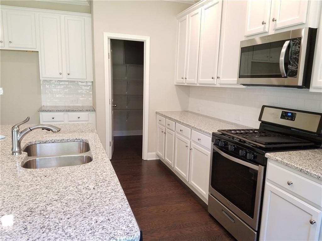 5 bedroom, 3 bathroom, 3,350 sq ft single family residence for rent at 3335 Ivy farm Path, Buford, GA 30519 for $3,000 a month — photo 10