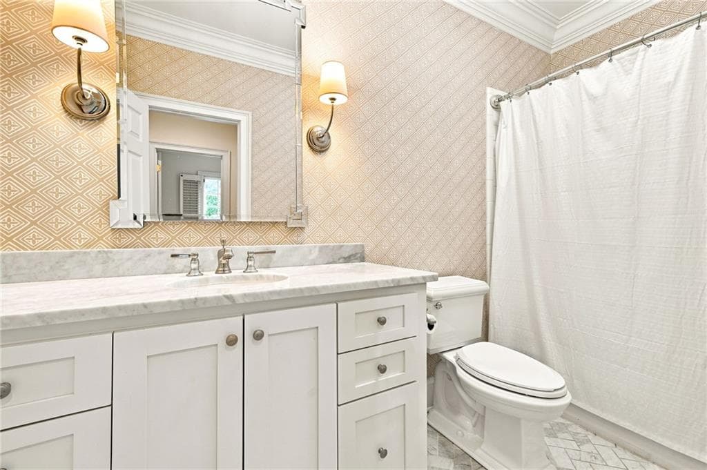 6 bedroom, 5 bathroom, 3,806 sq ft single family residence for rent at 18 Dean Overlook, Atlanta, GA 30318 for $8,000 a month — photo 5