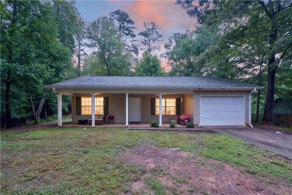 2 bedroom, 1 bathroom, 990 sq ft single family residence under contract at 3548 Lakeview Drive, Gainesville, GA 30501