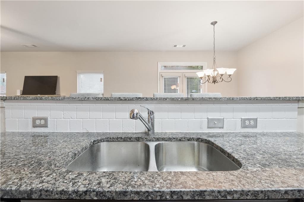 3 bedroom, 3 bathroom, 1,892 sq ft townhouse under contract at 2889 Cooper Brook Drive, Snellville, GA 30078 — photo 10