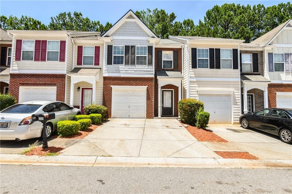 3 bedroom, 3 bathroom, 1,712 sq ft townhouse for rent at 2529 Emma Way, Lawrenceville, GA 30044 for $1,950 a month — photo 1 of 30