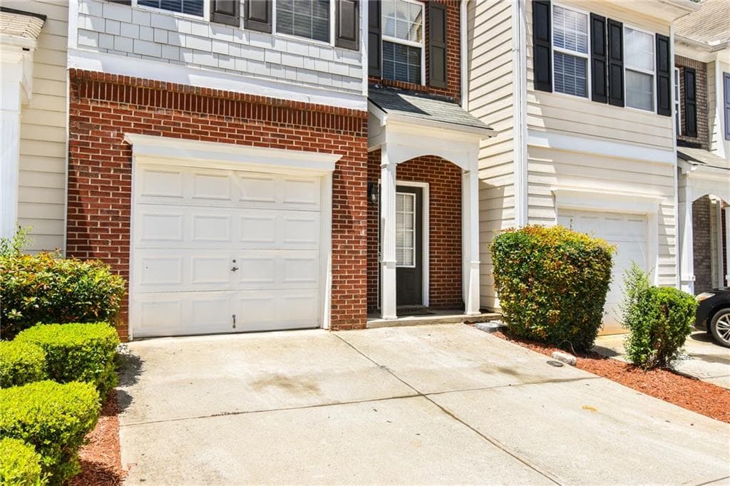 3 bedroom, 3 bathroom, 1,712 sq ft townhouse for rent at 2529 Emma Way, Lawrenceville, GA 30044 for $1,950 a month — photo 2