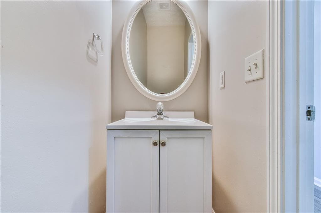 3 bedroom, 3 bathroom, 1,712 sq ft townhouse for rent at 2529 Emma Way, Lawrenceville, GA 30044 for $1,950 a month — photo 4