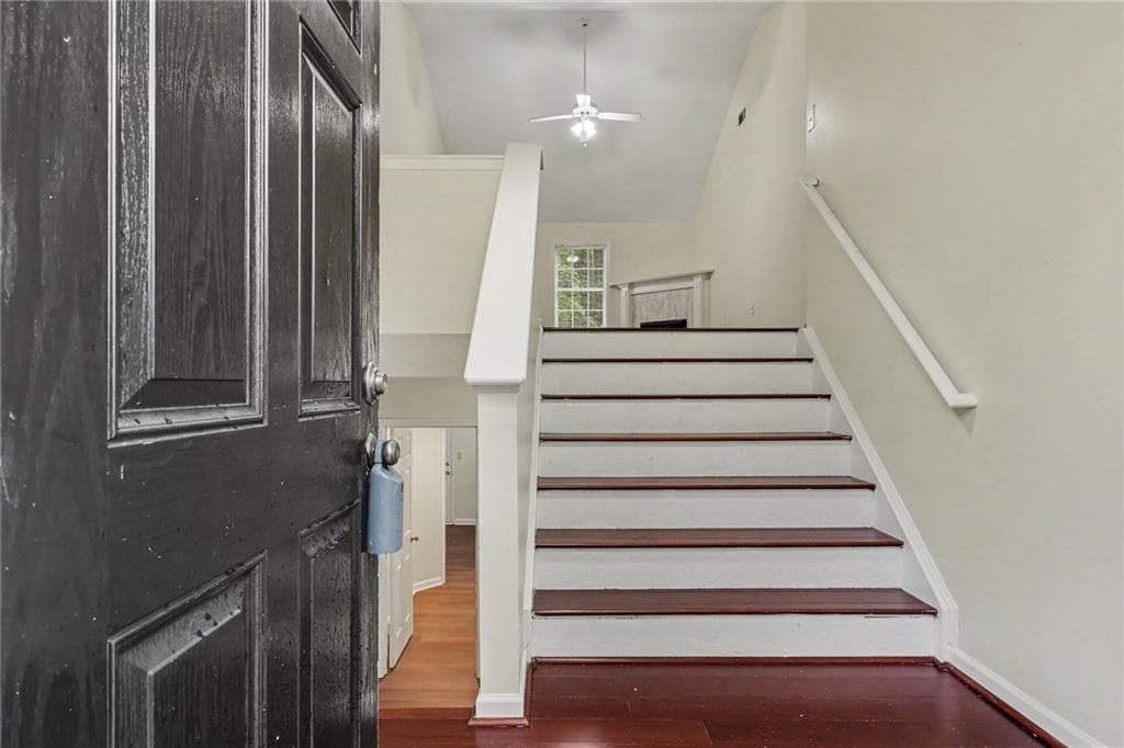 5 bedroom, 3 bathroom, 1,836 sq ft single family residence under contract at 4227 Round Stone Trail, Snellville, GA 30039 — photo 4