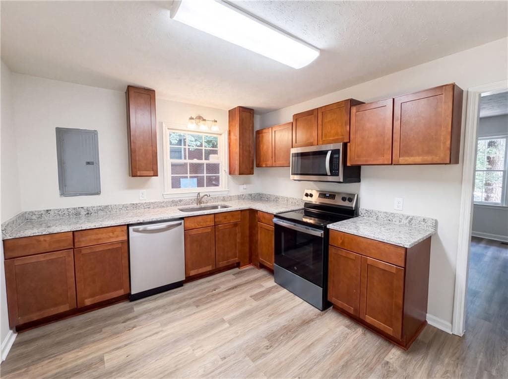 4 bedroom, 2 bathroom, 1,200 sq ft single family residence for sale at 537 Green Street, Monroe, GA 30655 — photo 3