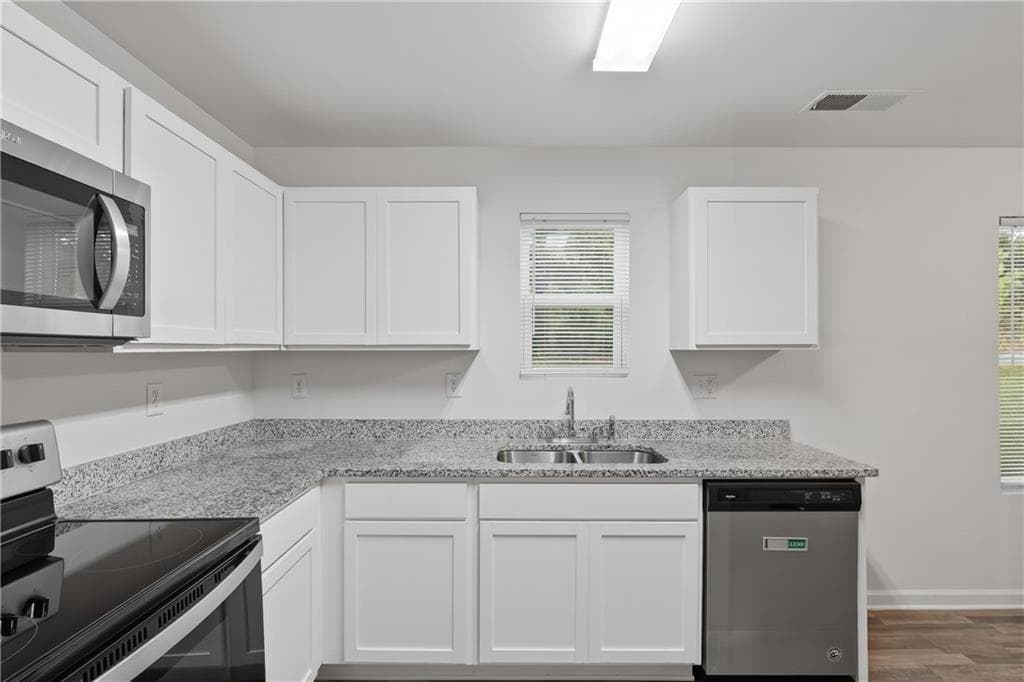 4 bedroom, 3 bathroom, 1,960 sq ft single family residence under contract at 1778 Cheryl Avenue, Griffin, GA 30224 — photo 2