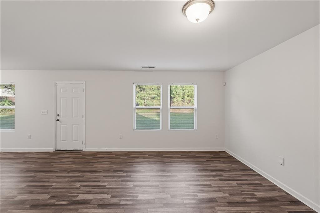 4 bedroom, 3 bathroom, 1,960 sq ft single family residence under contract at 1778 Cheryl Avenue, Griffin, GA 30224 — photo 3