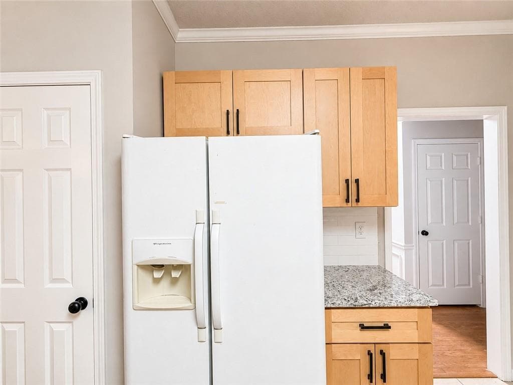 4 bedroom, 3 bathroom single family residence for rent at 6310 Barwick Lane, Johns Creek, GA 30097 for $3,250 a month — photo 9