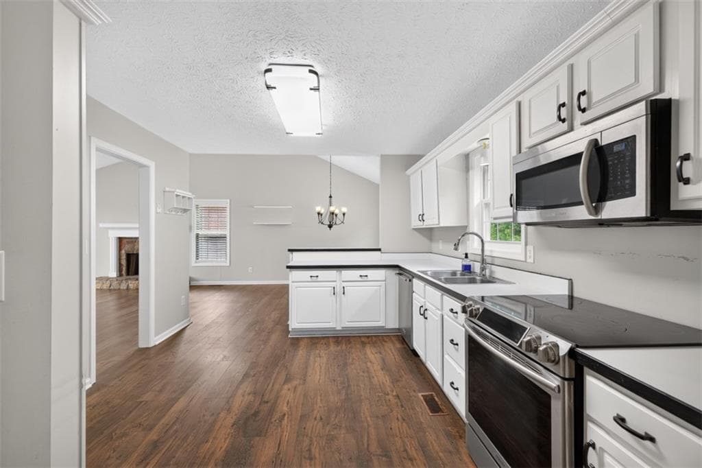 4 bedroom, 4 bathroom, 2,258 sq ft single family residence for sale at 424 Southern Hills Drive, Monroe, GA 30655 — photo 6